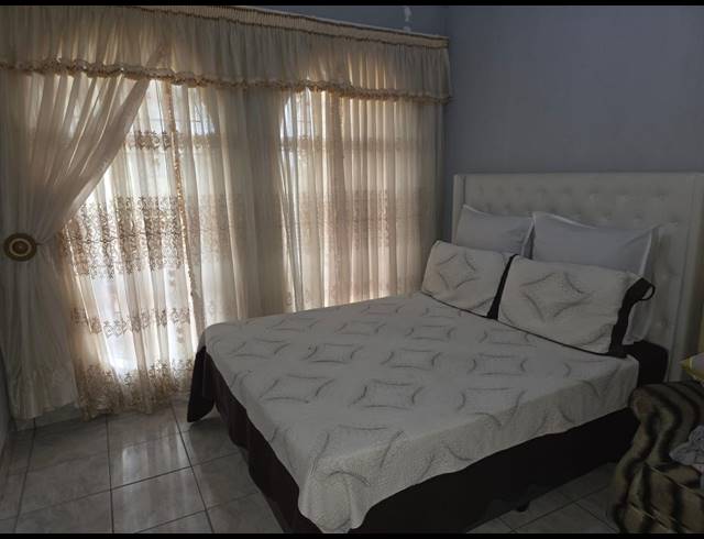 3 BEDROOM HOUSE FOR SALE IN FLORA PARK